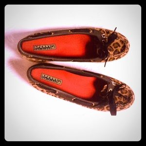 Leopard print Sperry  tennis shoes 👟